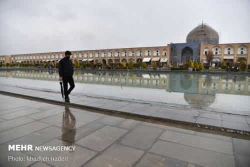 باران بارید هوای اصفهان با طراوت شد