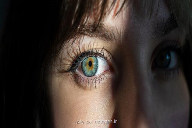 تأثیر رنگ چشم بر توانایی خواندن