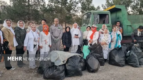 شاهرود نماد فرهنگ زیست محیطی با مشارکت بانوان در پاکسازی طبیعت