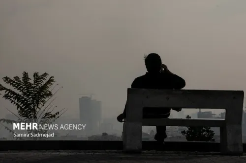 وضعیت هوای تهران بازهم قرمز ذرات معلق دست از سر پایتخت بر نمی دارند