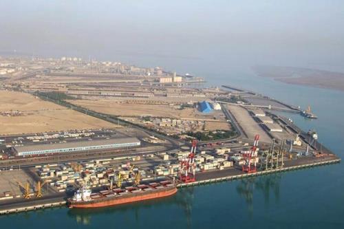 پهلوگیری كشتی اقیانوس پیمای حامل گندم در بندر امام