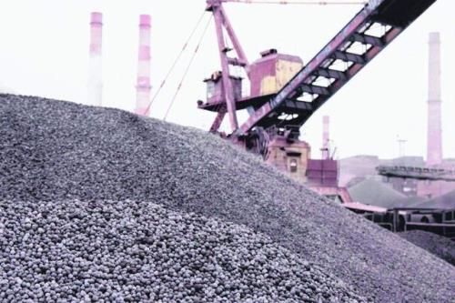 برق عامل سقوط سنگ آهن چین